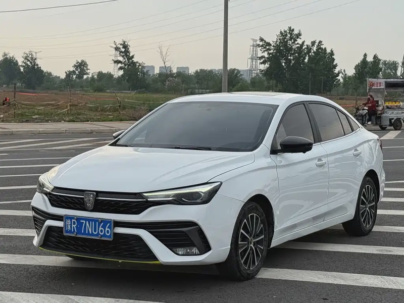 Roewe i5