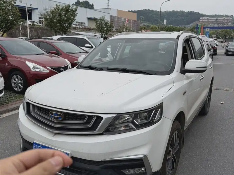 Geely X6