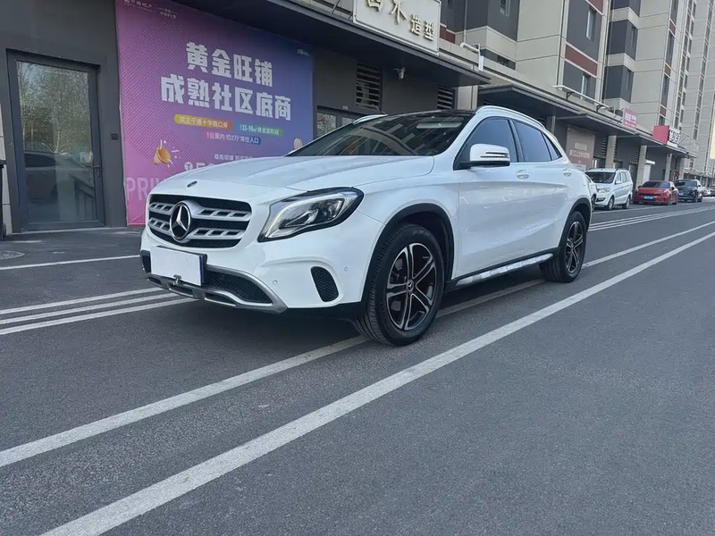 Mercedes-Benz GLA-Class