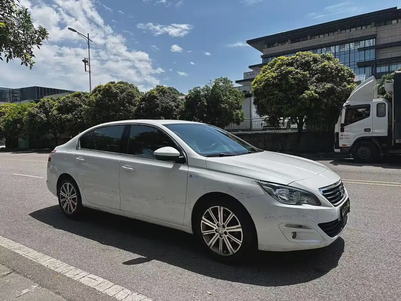 Peugeot 408