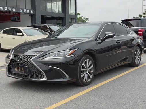 Lexus ES 2019