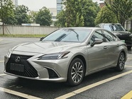 Lexus ES 2025