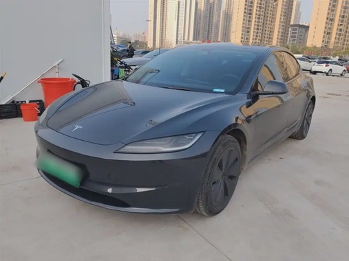 Tesla Model 3 2024