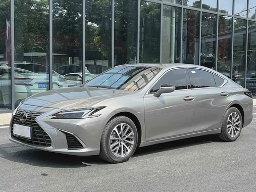 Lexus ES 2025
