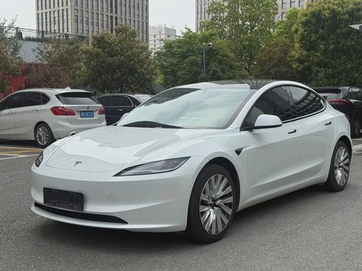 Tesla Model 3 2024