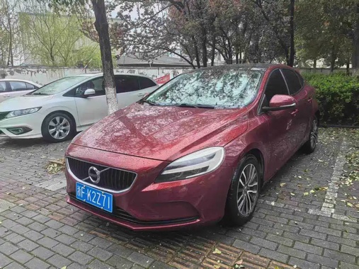 Volvo V40 2018