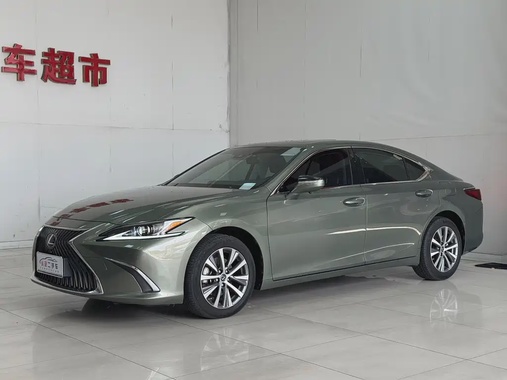 Lexus ES 2021