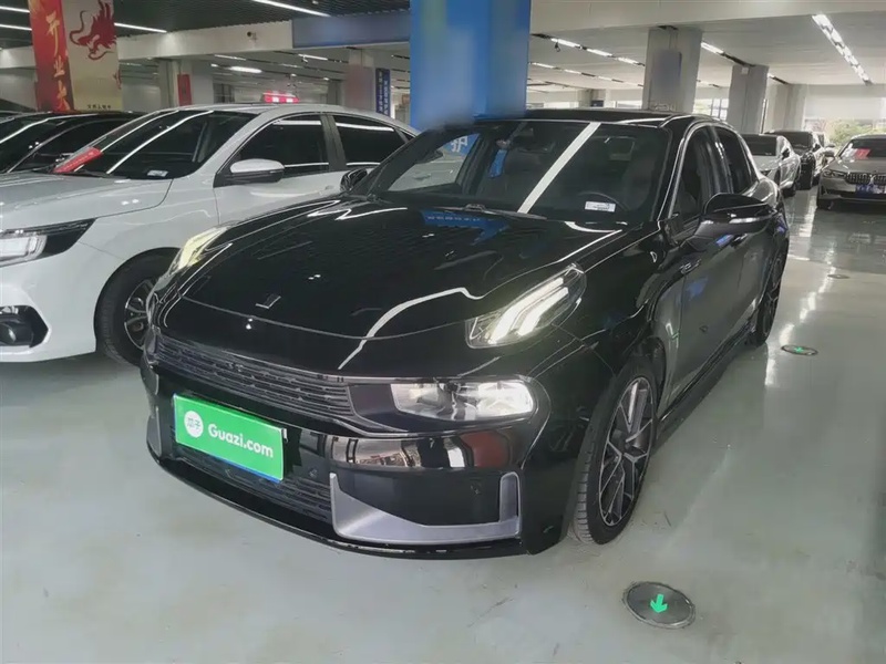 Lynk & Co 03