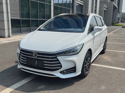 BYD MAX 2018
