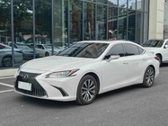 Lexus ES 2019