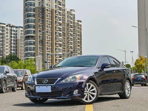 Lexus IS 2010