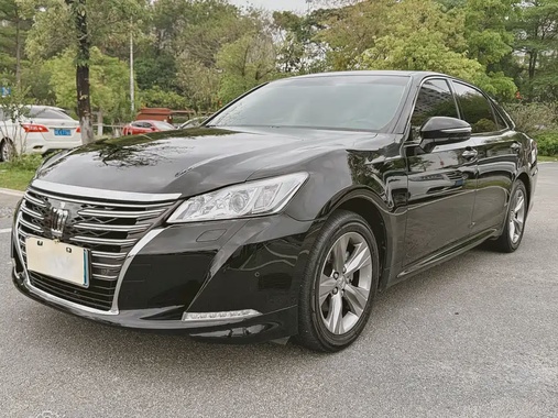 Toyota Crown 2015