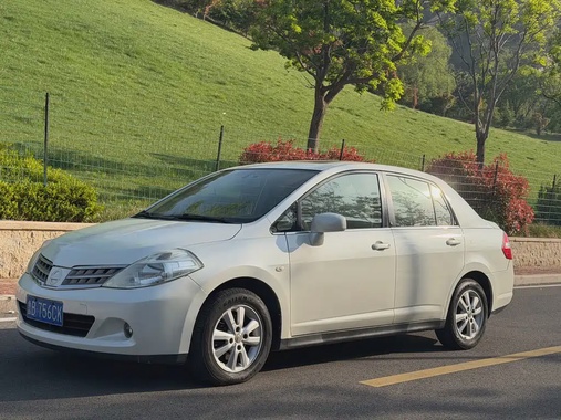 Nissan Tiida 2010