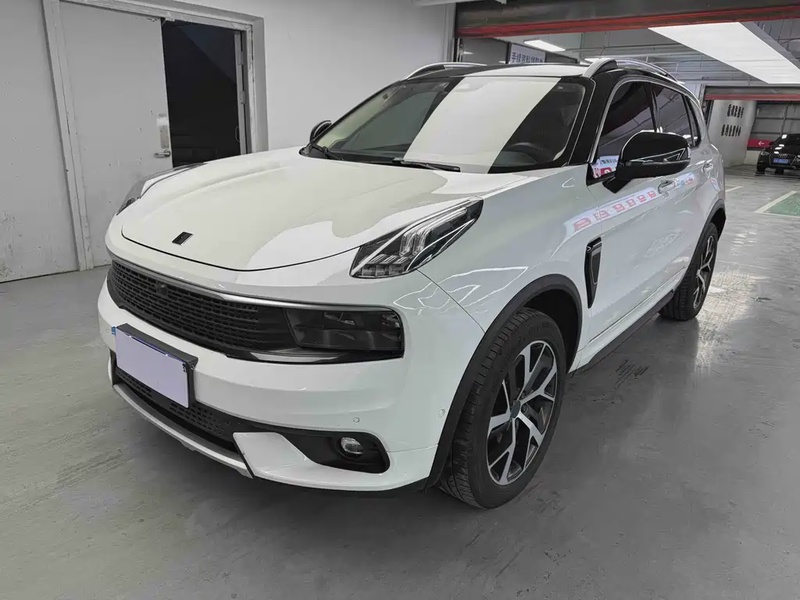 Lynk & Co 01