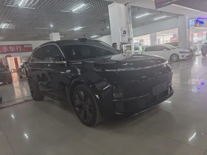 Li Auto L8