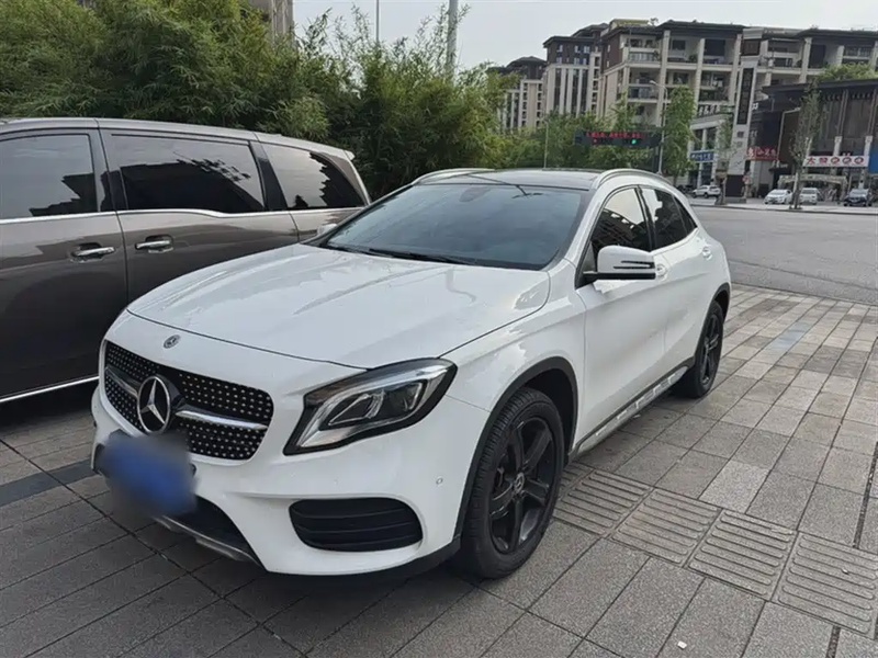 Mercedes-Benz GLA-Class