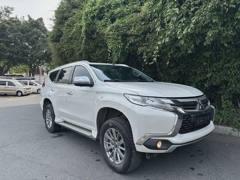 Mitsubishi Pajero Sport