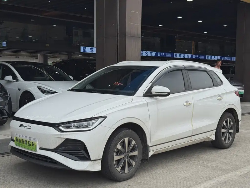 BYD e2