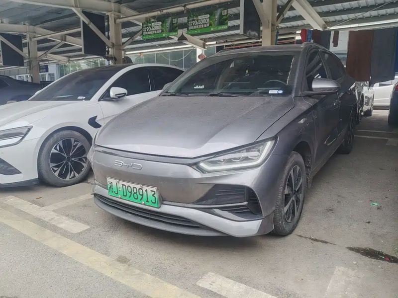 BYD e2
