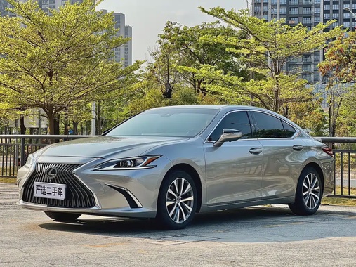Lexus ES 2021