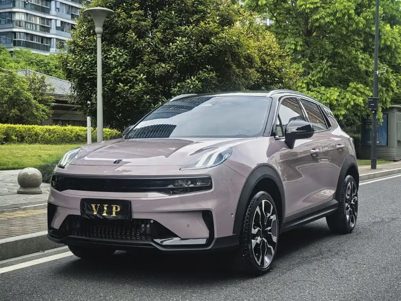 Lynk & Co 06