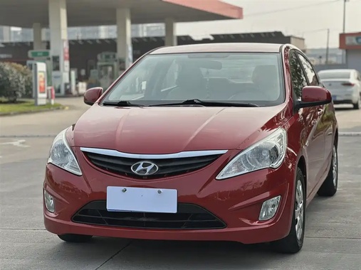Hyundai Verna 2012