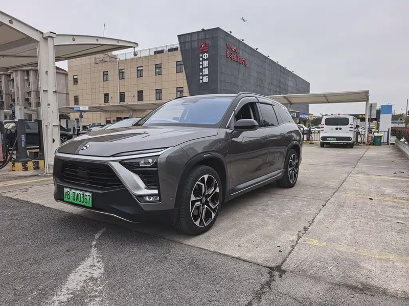 NIO ES8