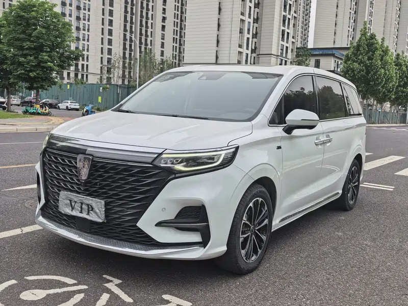 Roewe iMAX8