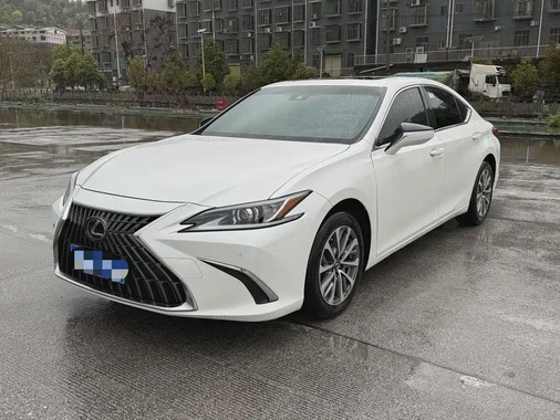Lexus ES 2023
