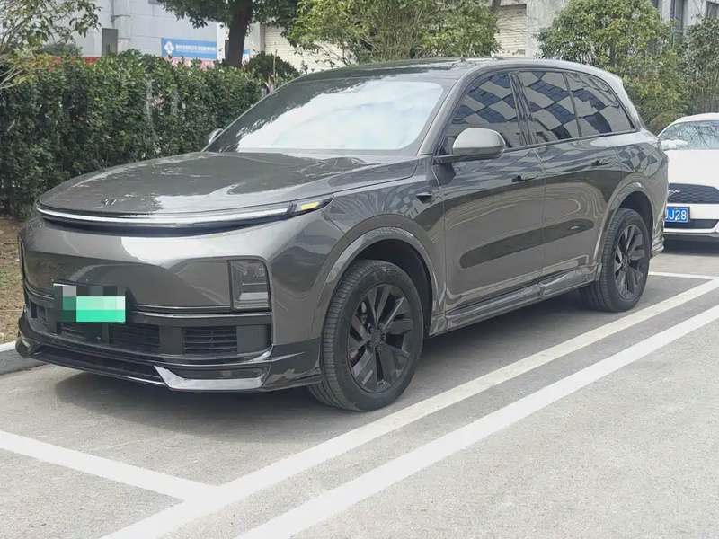 Li Auto L8