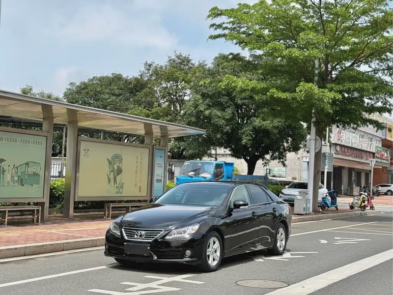 Toyota Reiz