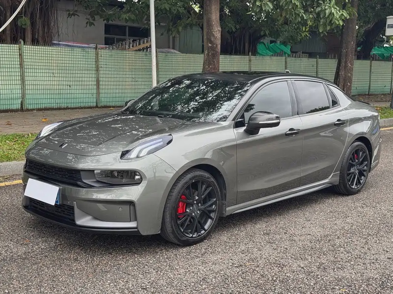 Lynk & Co 03