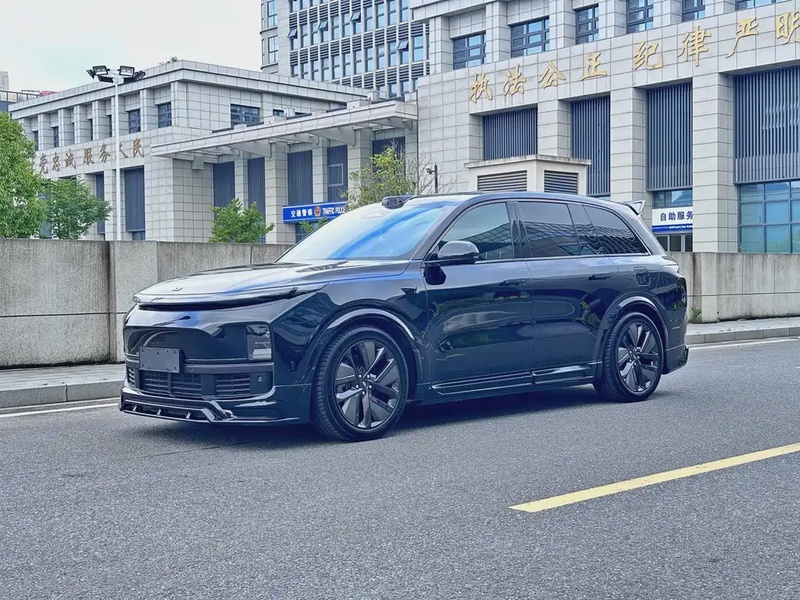 Li Auto L8