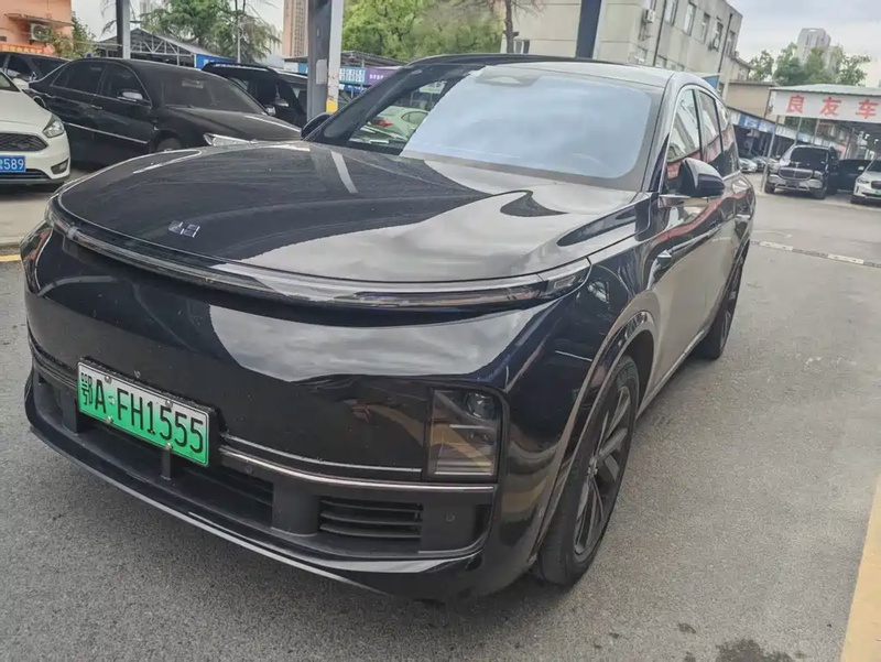 Li Auto L8