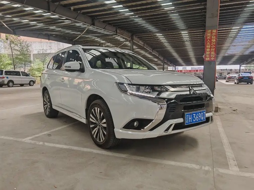 Mitsubishi Outlander 2023