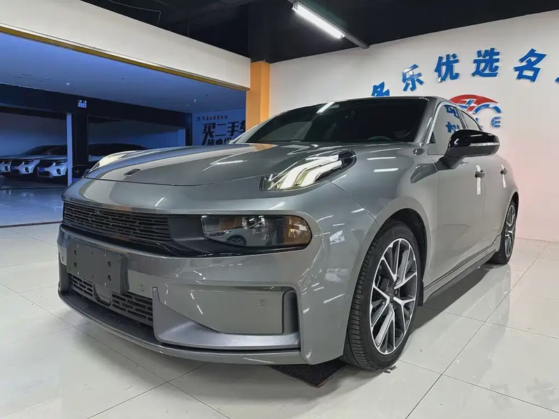Lynk & Co 03