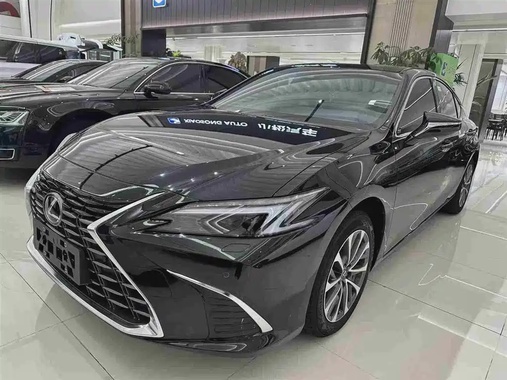 Lexus ES 2026