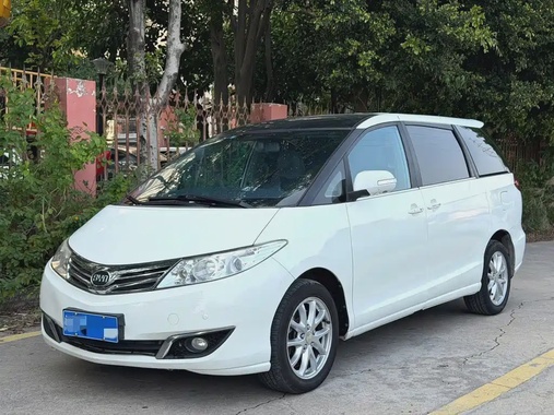 BYD M6 2015