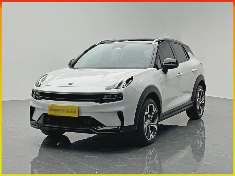 Lynk & Co 06