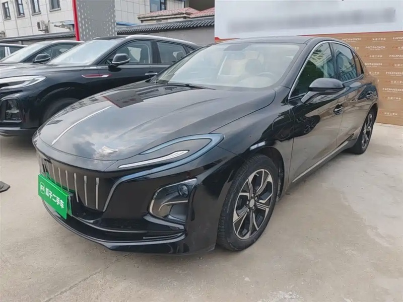 Hongqi E-QM5