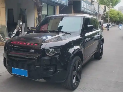 Land Rover Defender 2024