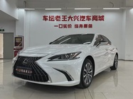 Lexus ES 2022
