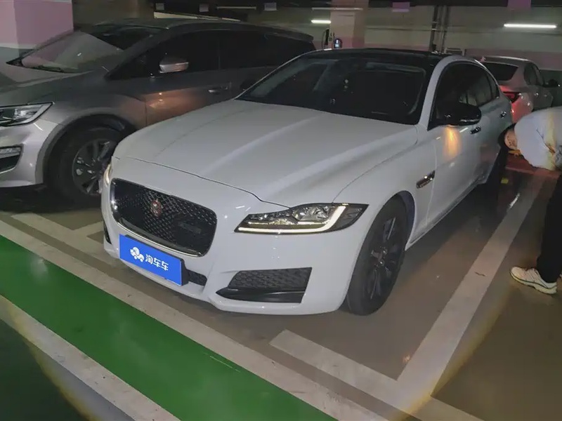 Jaguar XF