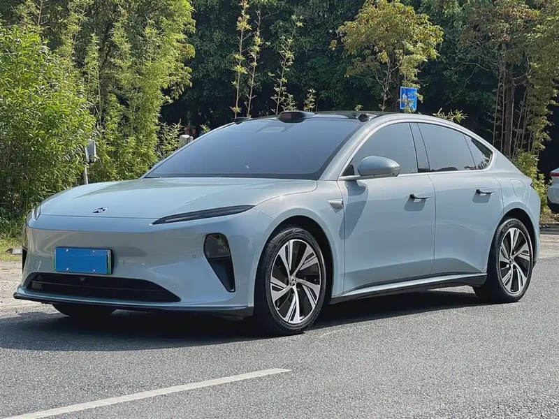 NIO ET5