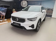 Volvo XC40 2025
