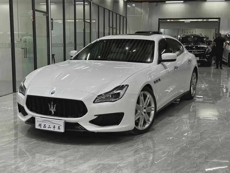 Maserati Quattroporte