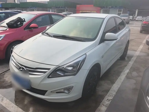 Hyundai Verna 2015