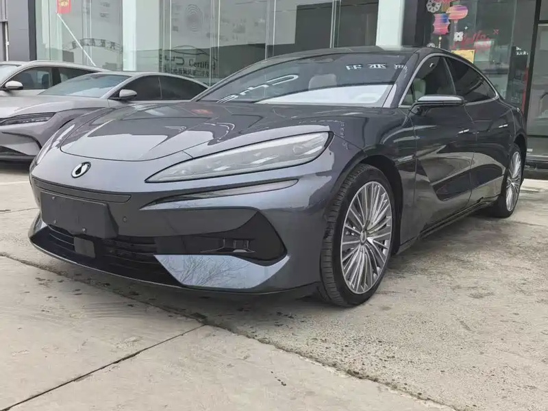 Denza Z9