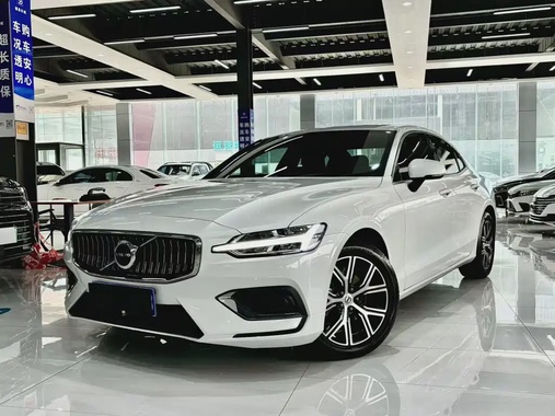Volvo S60 2025
