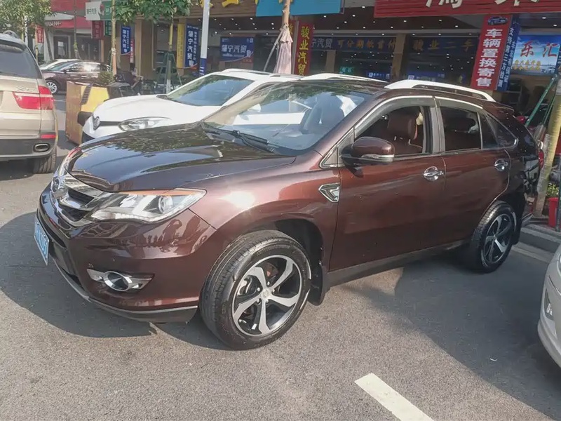 BYD S7